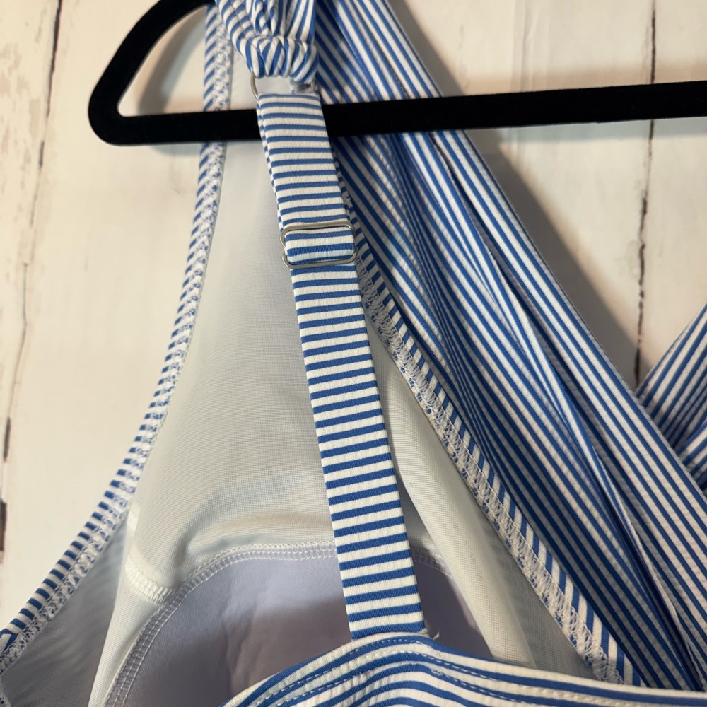 Lands' End 26W blue/white pinstriped swimsuit - Picture 6 of 9